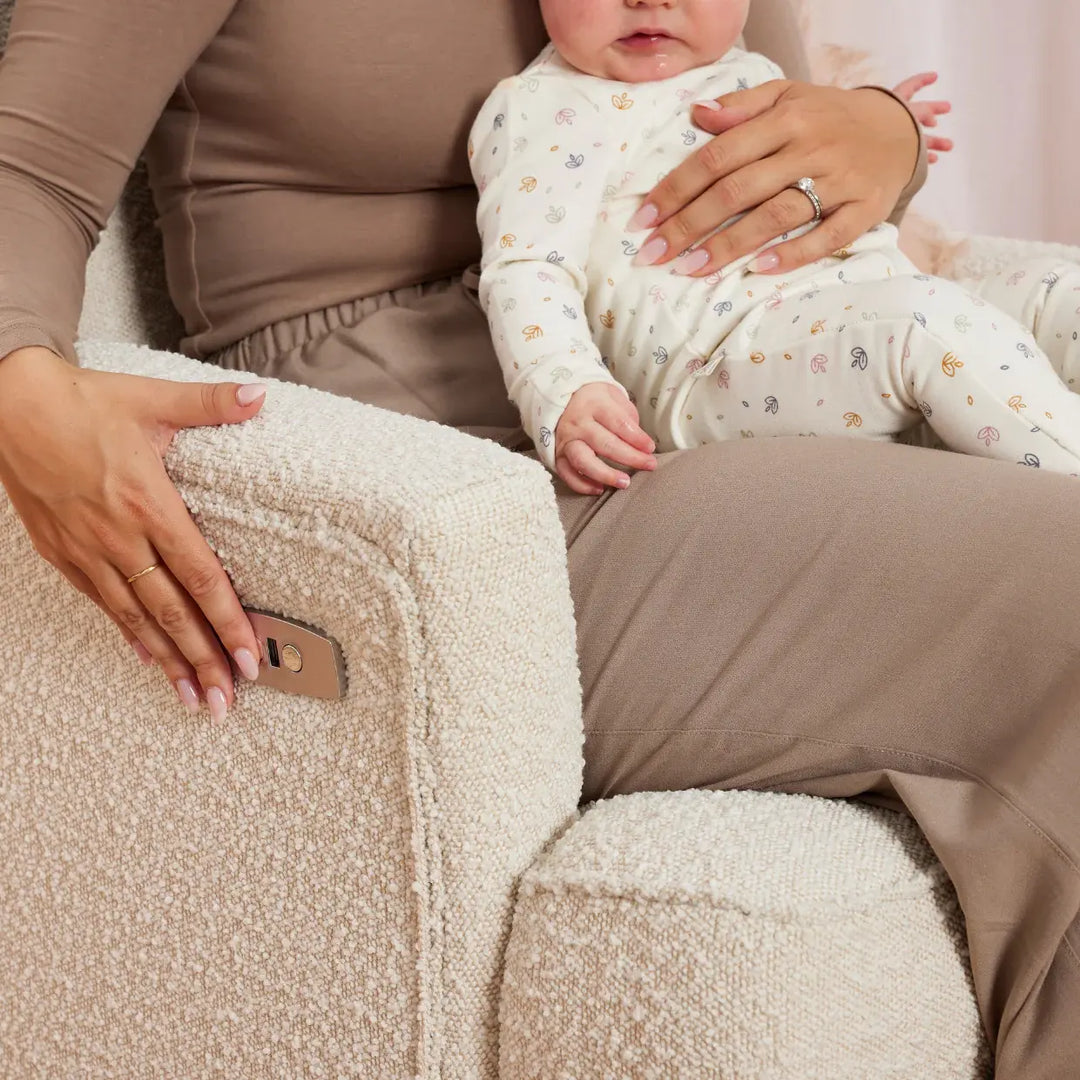Il Tutto Chelsea Electric Recliner - Vanilla Boucle