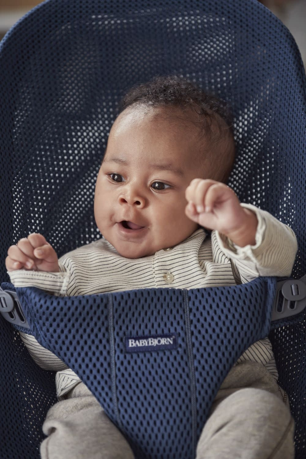 【美品】ベビービョルン バウンサーBliss（ブリス）　メッシュ　ネイビー BABYBJÖRN Bouncer Bliss ネイビー BABY BJORN(ベビービョルン