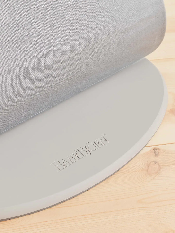 BabyBjorn Bouncer Bliss - Woven, Petal Quilt Light Grey