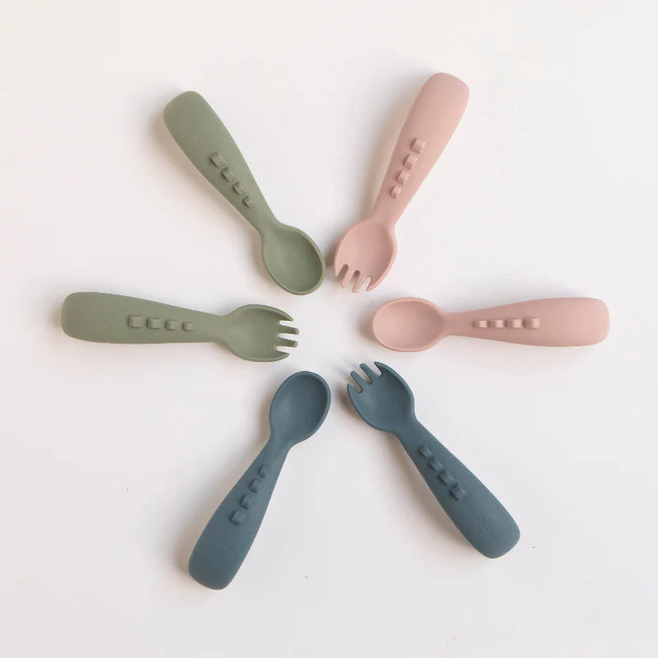 All4Ella Silicone comfy grip cutlery – Spoon + Fork Set - Olive