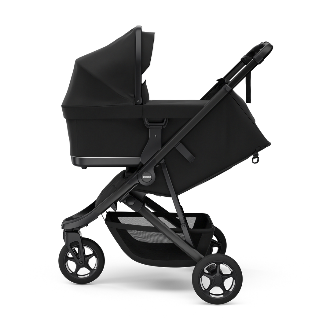 Thule Spring 2 stroller black on black