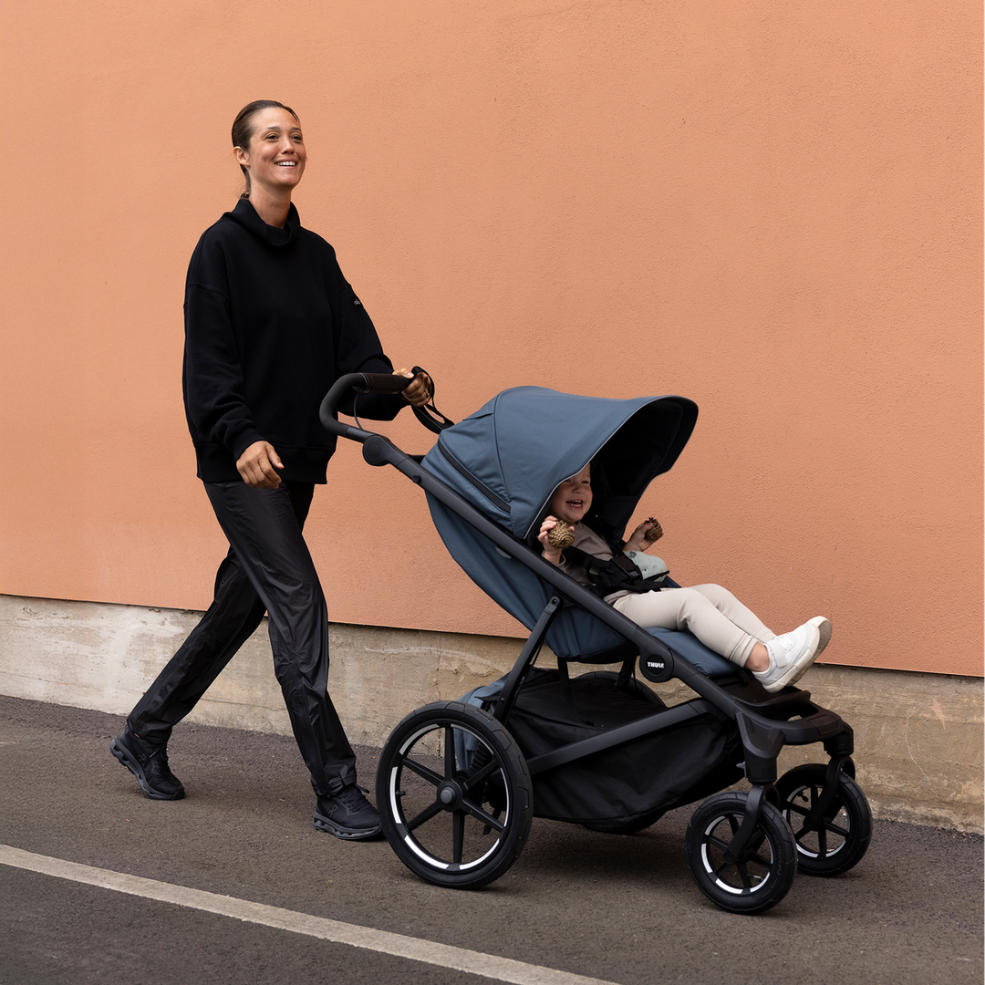 Thule Urban Glide 4-wheel with magnetic buckle (NEW)