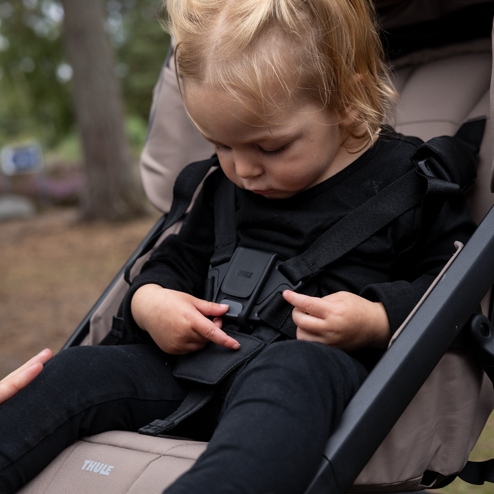 Thule Urban Glide 4-wheel with magnetic buckle (NEW)