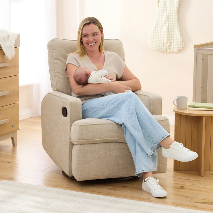 Il Tutto Quinn Recliner Glider Nursery Chair in Latté