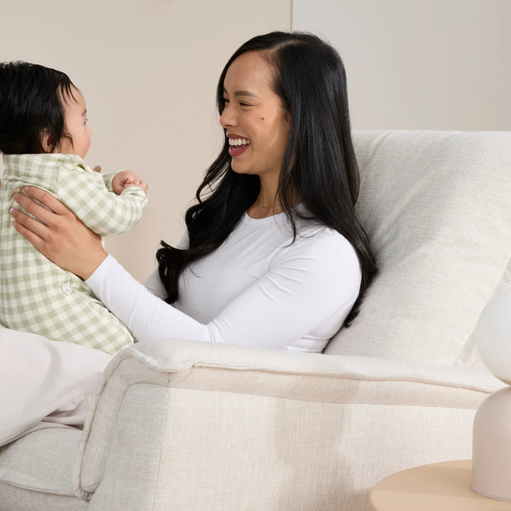 Il Tutto Louie Recliner Glider Nursery Chair in Egg Shell