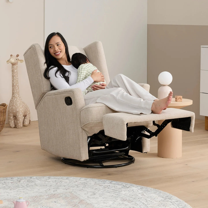 iL Tutto Chelsea Recliner Glider Nursery Chair in Latté