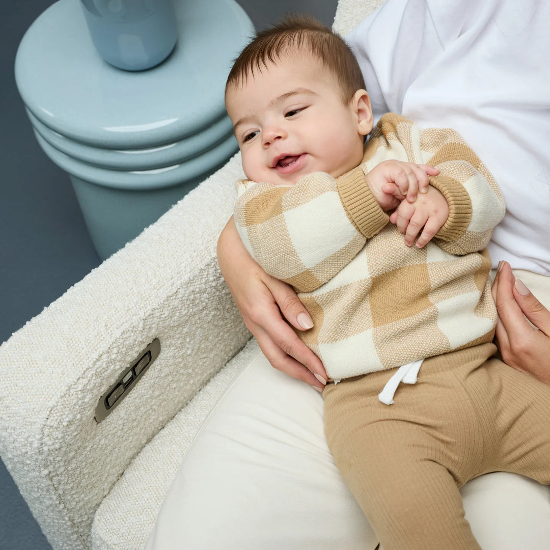 Il Tutto Henry Plus Massage & Heat Nursing Chair in Vanilla Bouclé
