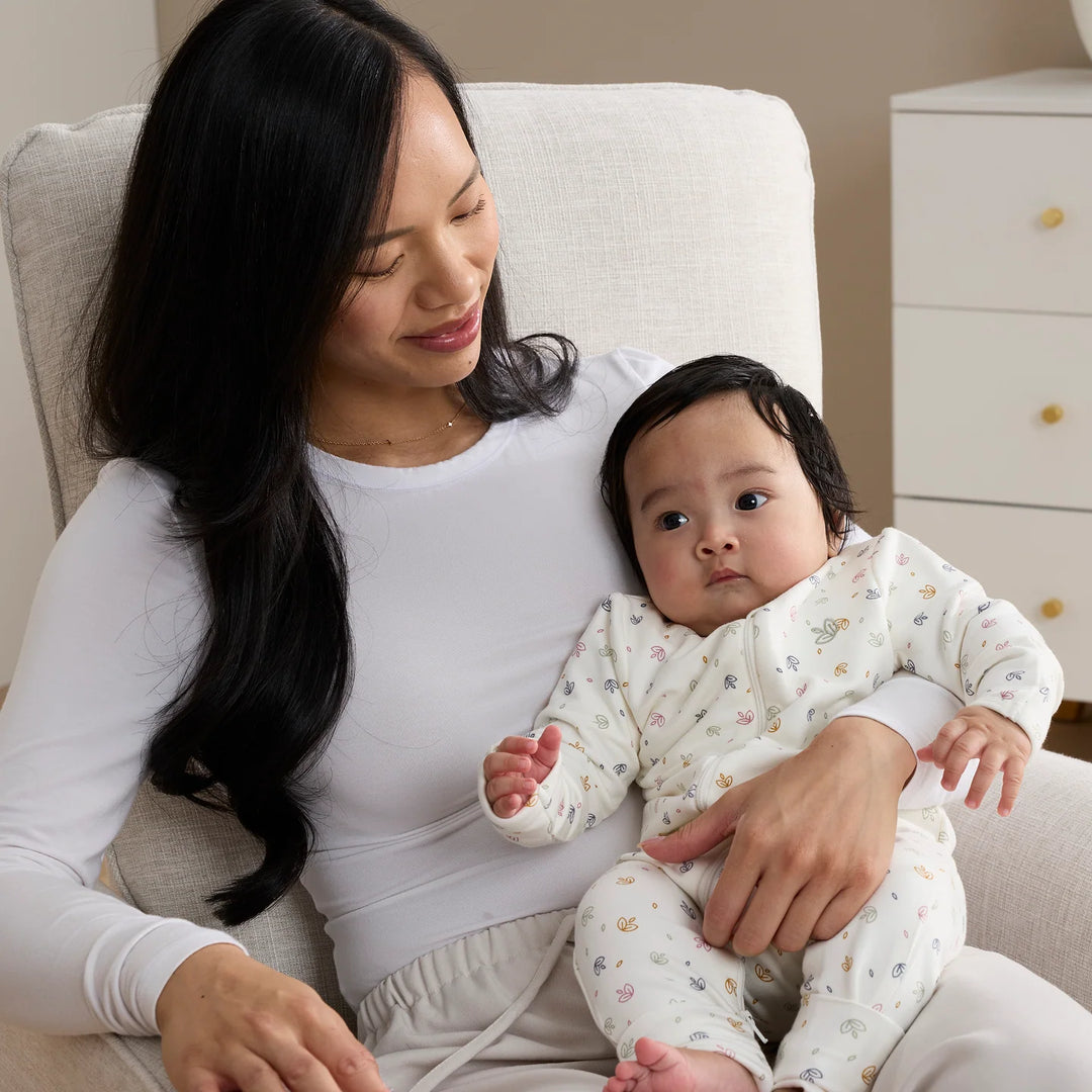 iL Tutto Felix Electric Recliner Glider Chair with USB in Eggshell