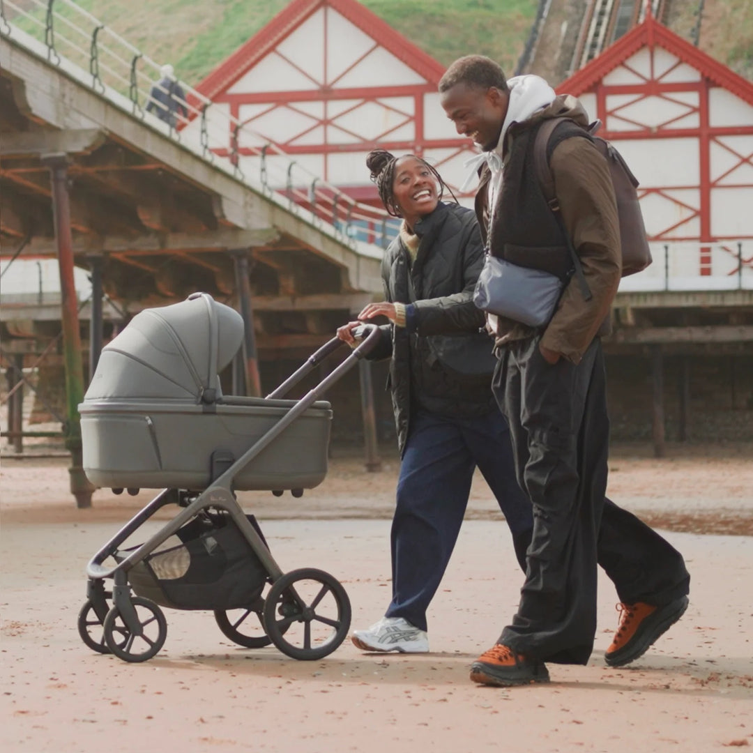 Silver Cross Cove with Carrycot (6 Piece) - Pewter