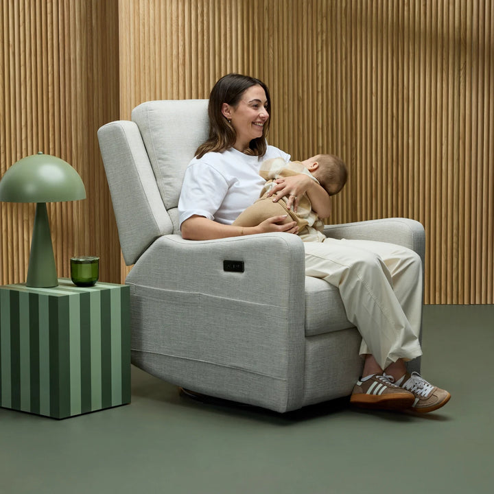 Il Tutto Henry Plus Massage & Heat Nursing Chair in Eggshell