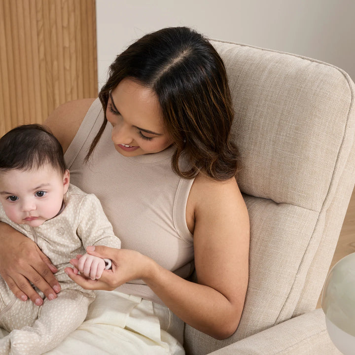 iL Tutto Felix Recliner Glider Nursery Chair in Latté