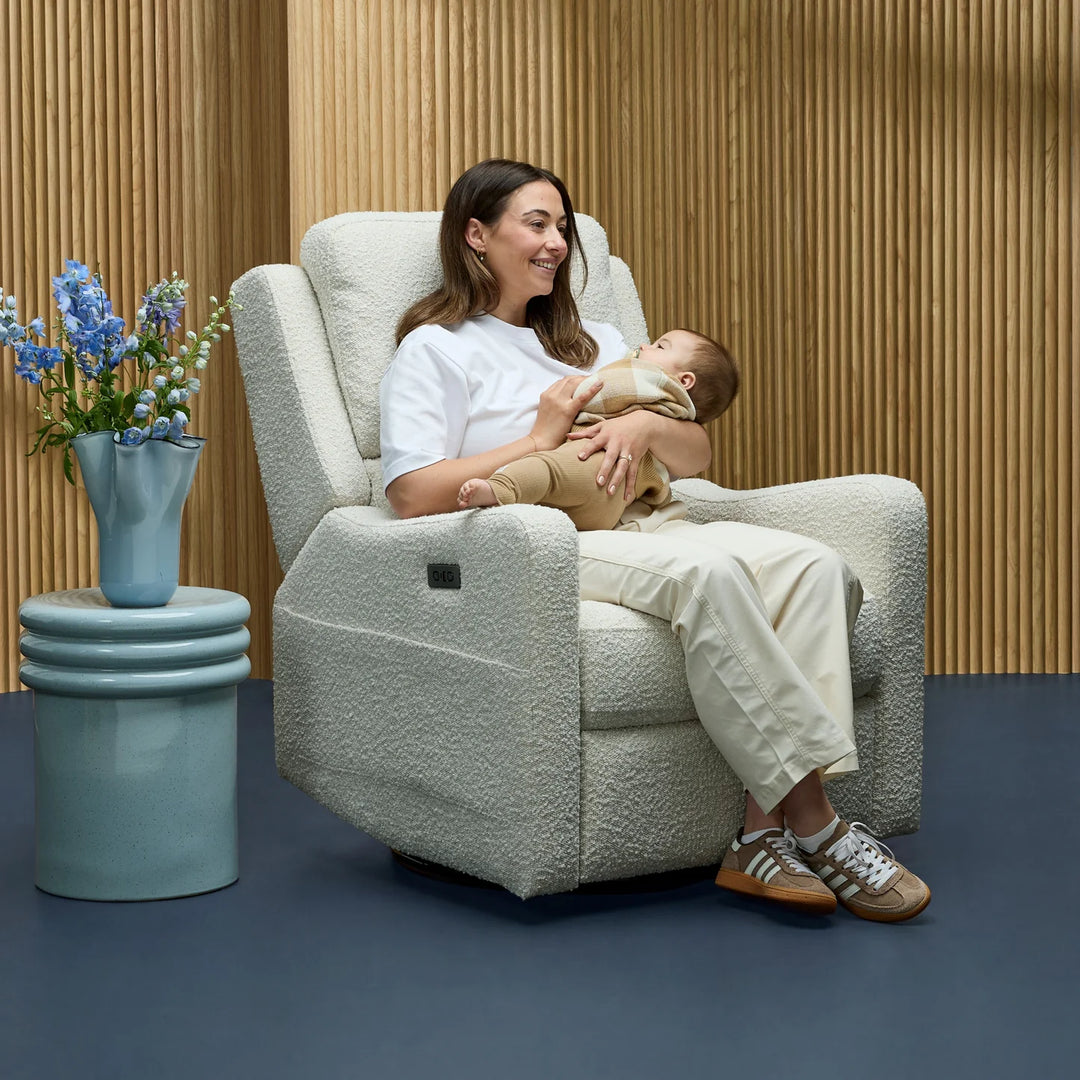Il Tutto Henry Plus Massage & Heat Nursing Chair in Vanilla Bouclé