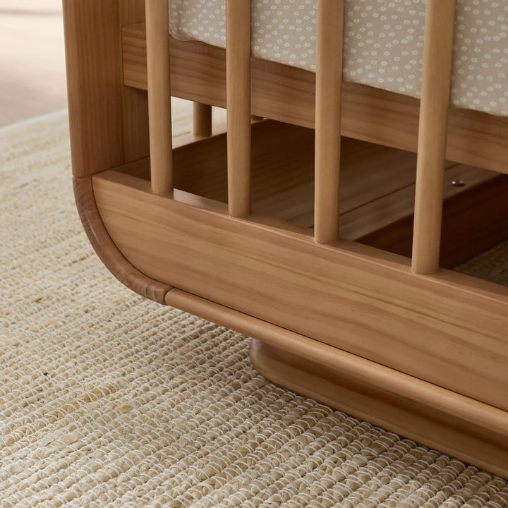 iL Tutto Ollie Sustainable Timber Cot in Natural