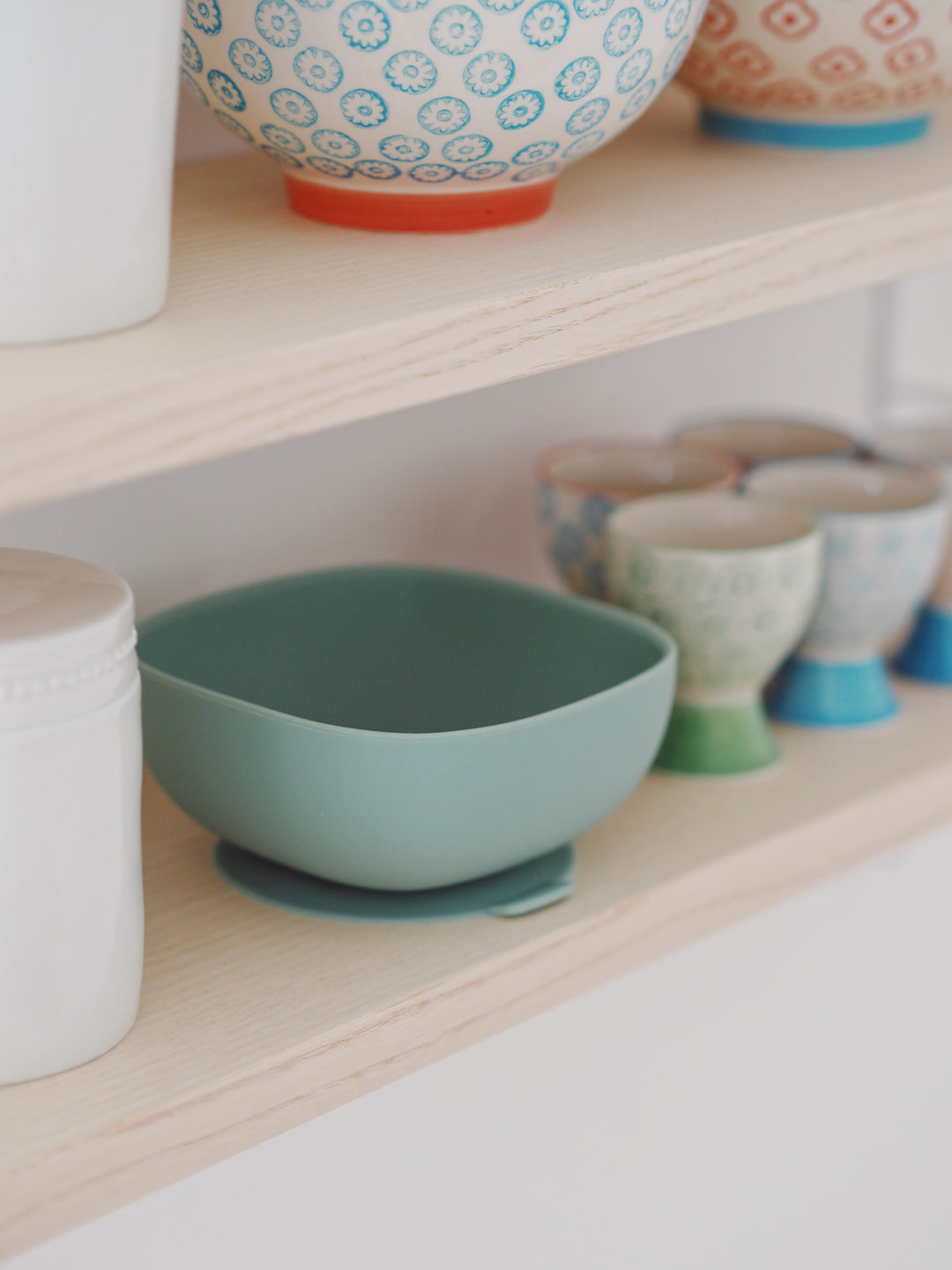 BEABA SILICONE SUCTION BOWL - SAGE GREEN