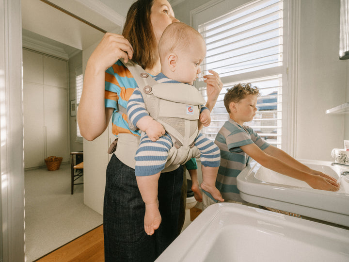 ERGOBABY OMNI CLASSIC MESH BABY CARRIER - NATURAL BEIGE