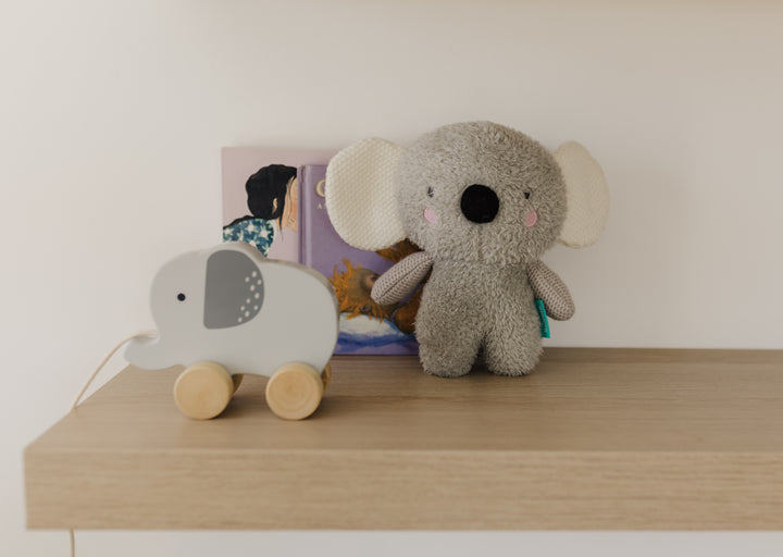 BUBBLE WOODEN ELEPHANT PULL ALONG TOY