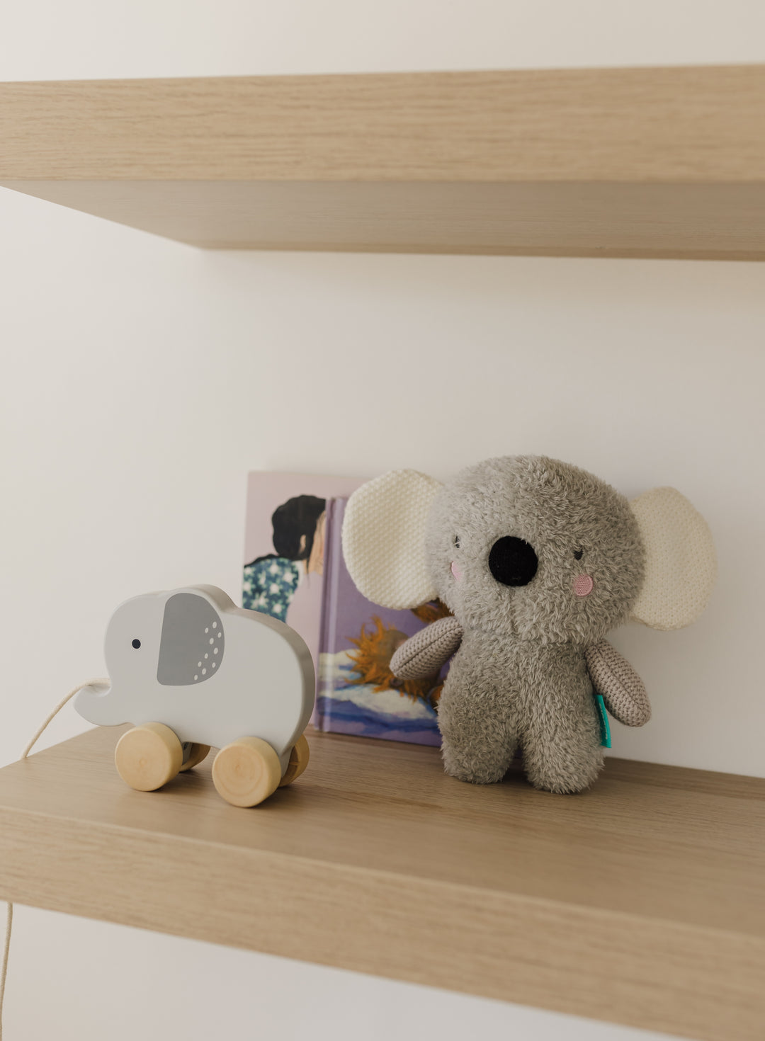 BUBBLE WOODEN ELEPHANT PULL ALONG TOY