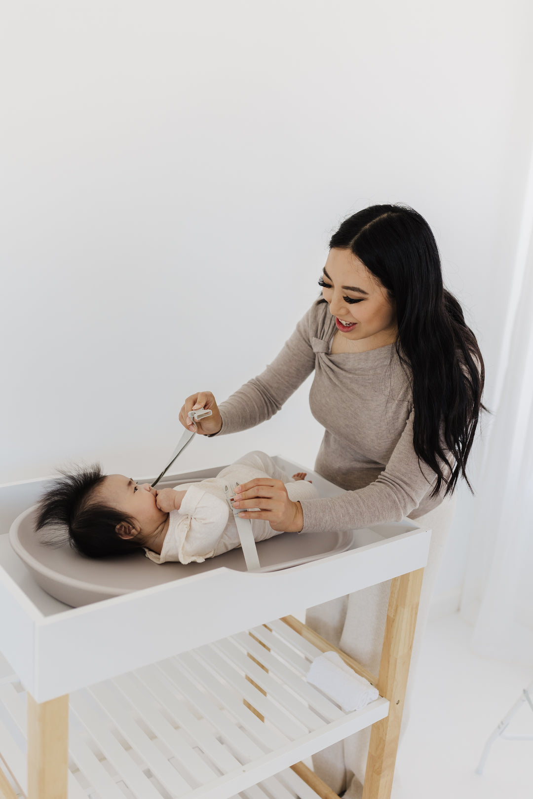 Bubble Cuddle Changing Mat - Taupe