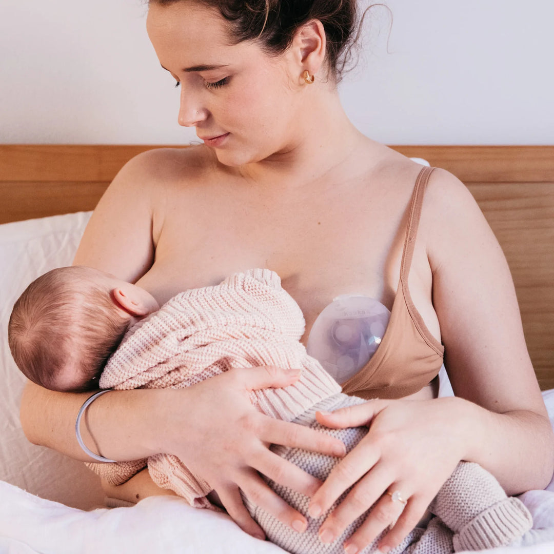 Haakaa Ladybug Milk Collector 2 pack + Bluestone Carry Case