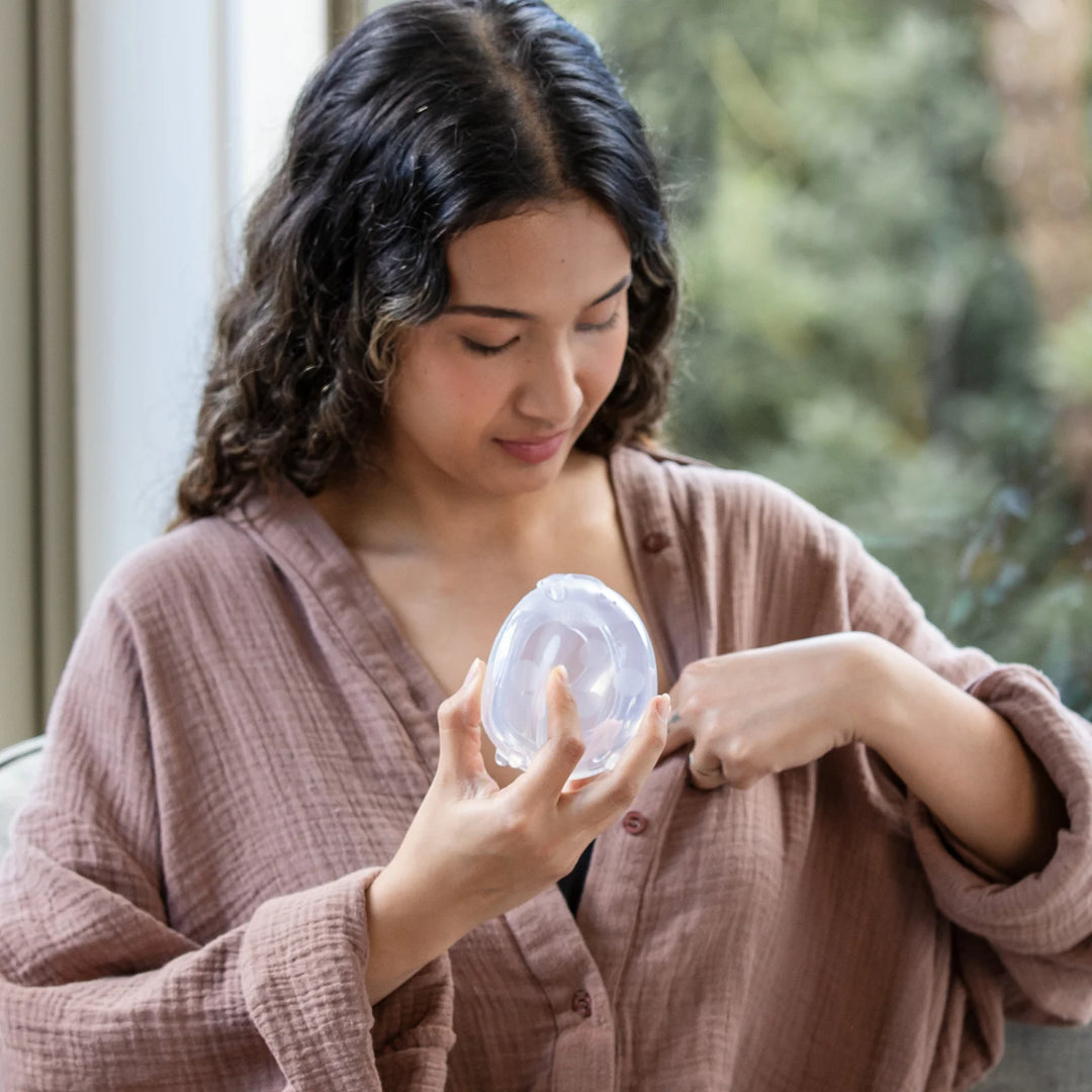 Haakaa Ladybug Milk Collector 2 pack + Bluestone Carry Case