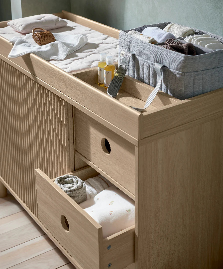 Mamas & Papas Oska WIDE 3 Drawer Dresser Changer - Oak