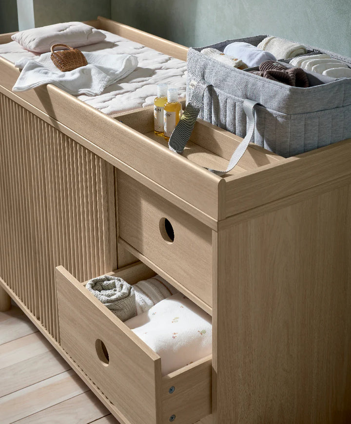 Mamas & Papas Oska WIDE 3 Drawer Dresser Changer - Oak