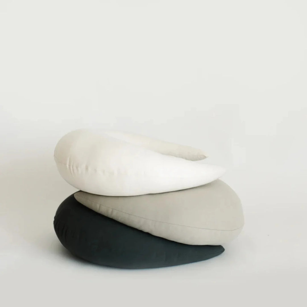 iL Tutto Snuggle Me Feeding Pillow in Birch