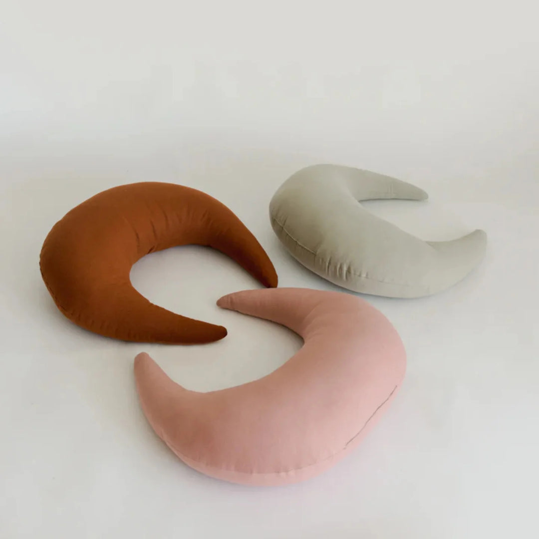 iL Tutto Snuggle Me Feeding Pillow in Birch