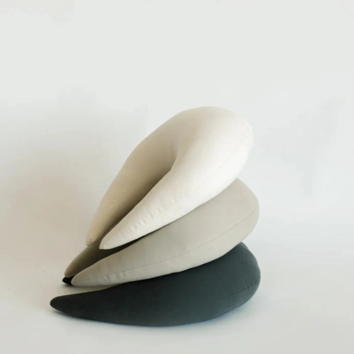 iL Tutto Snuggle Me Feeding Pillow in Birch
