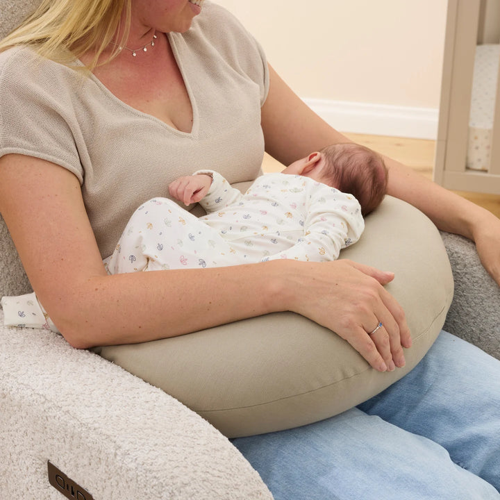 iL Tutto Snuggle Me Feeding Pillow in Birch