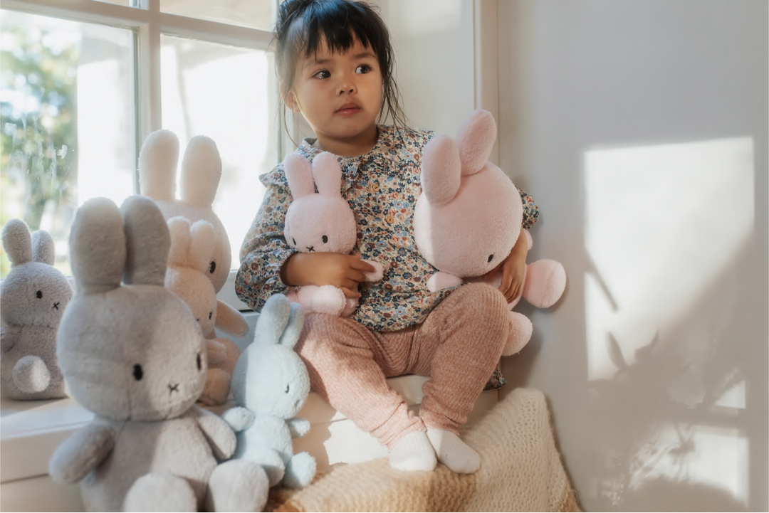 Miffy Sitting Terry Beige - 23 cm - 9"