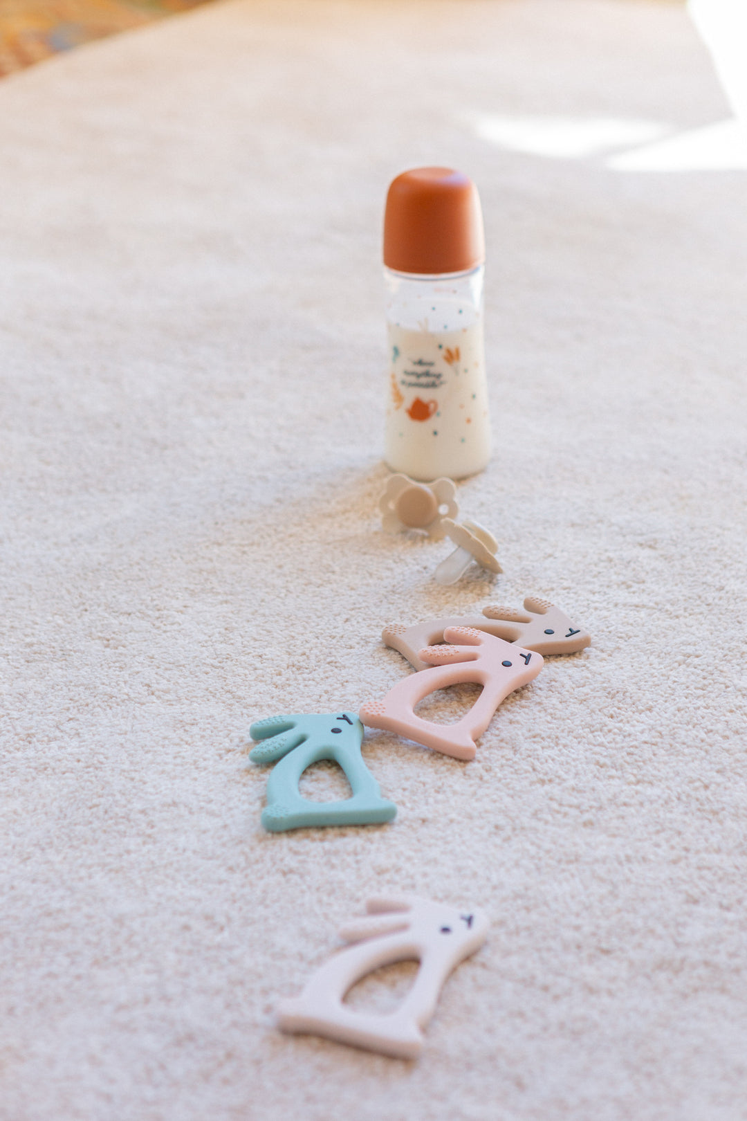 SUAVINEX WONDERLAND RABBIT TEETHERS - BEIGE