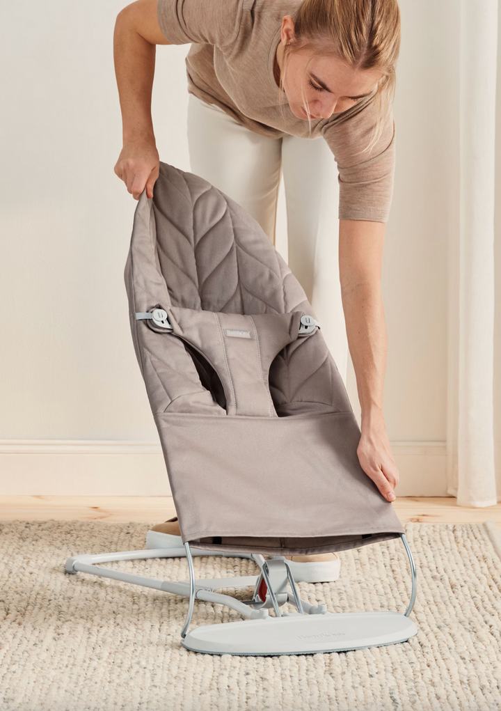 BabyBjorn Bouncer Bliss - Woven, Petal quilt, Sand gray