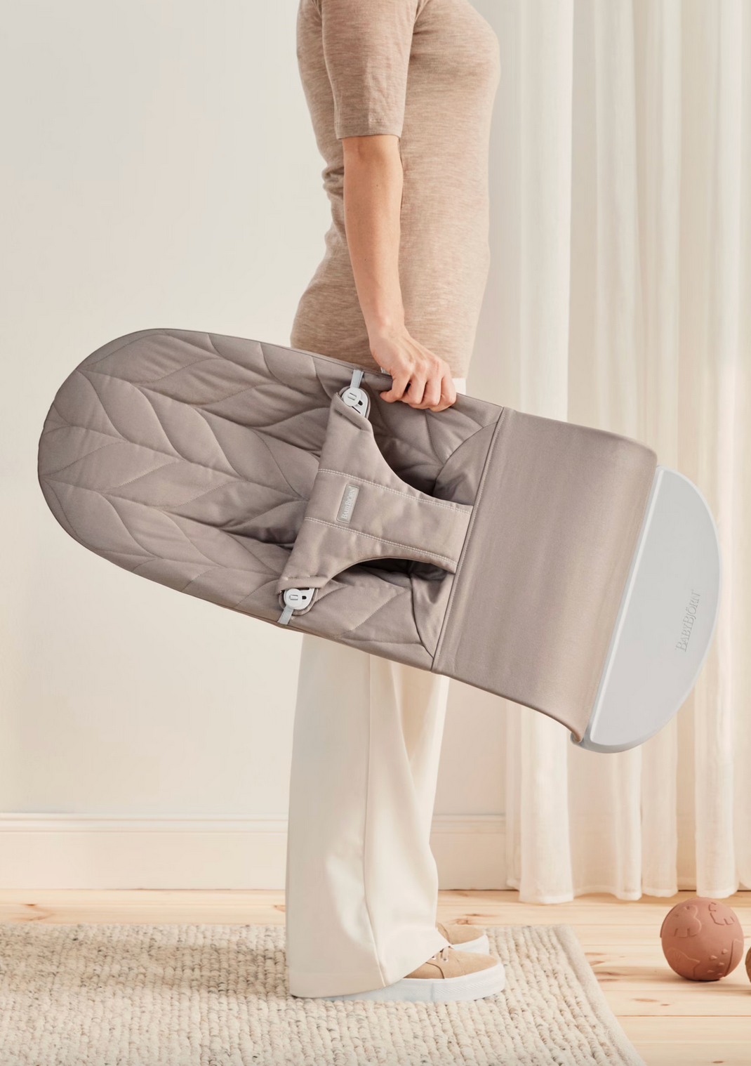 BabyBjorn Bouncer Bliss - Woven, Petal quilt, Sand gray