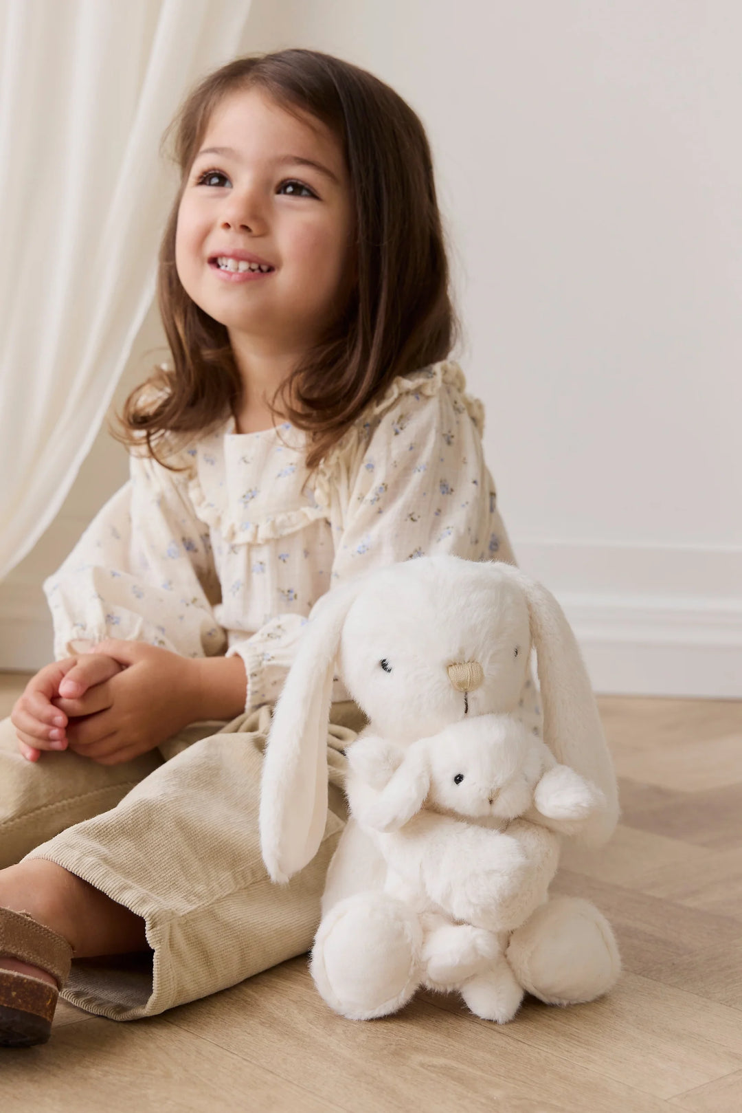 Snuggle Bunnies - Frankie the Hugging Bunny - Marshmallow OS
