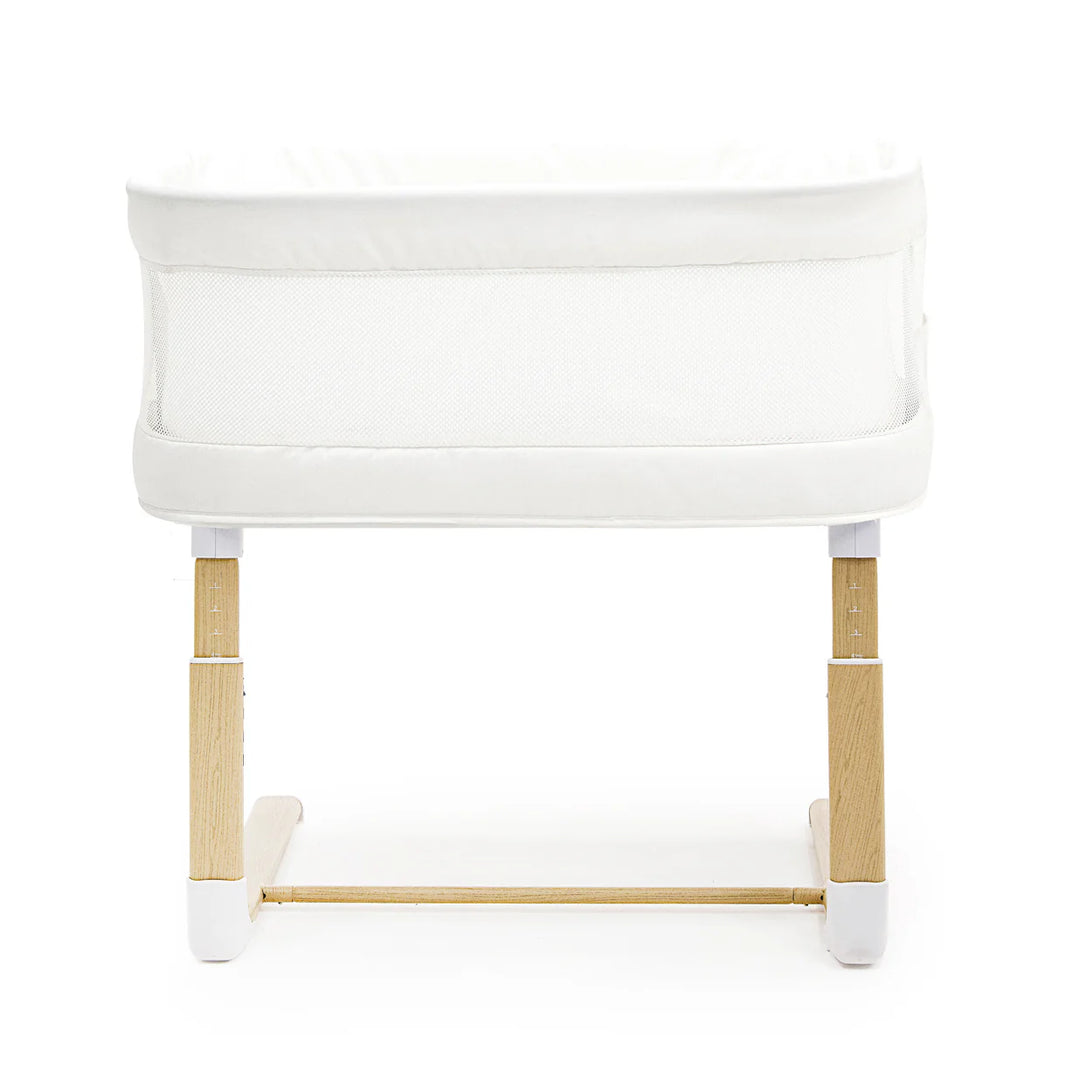 BabyRest Swan Smart Bassinet. White/Natural