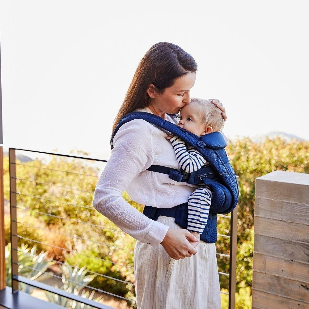 ERGOBABY OMNI BREEZE CARRIER - MIDNIGHT BLUE