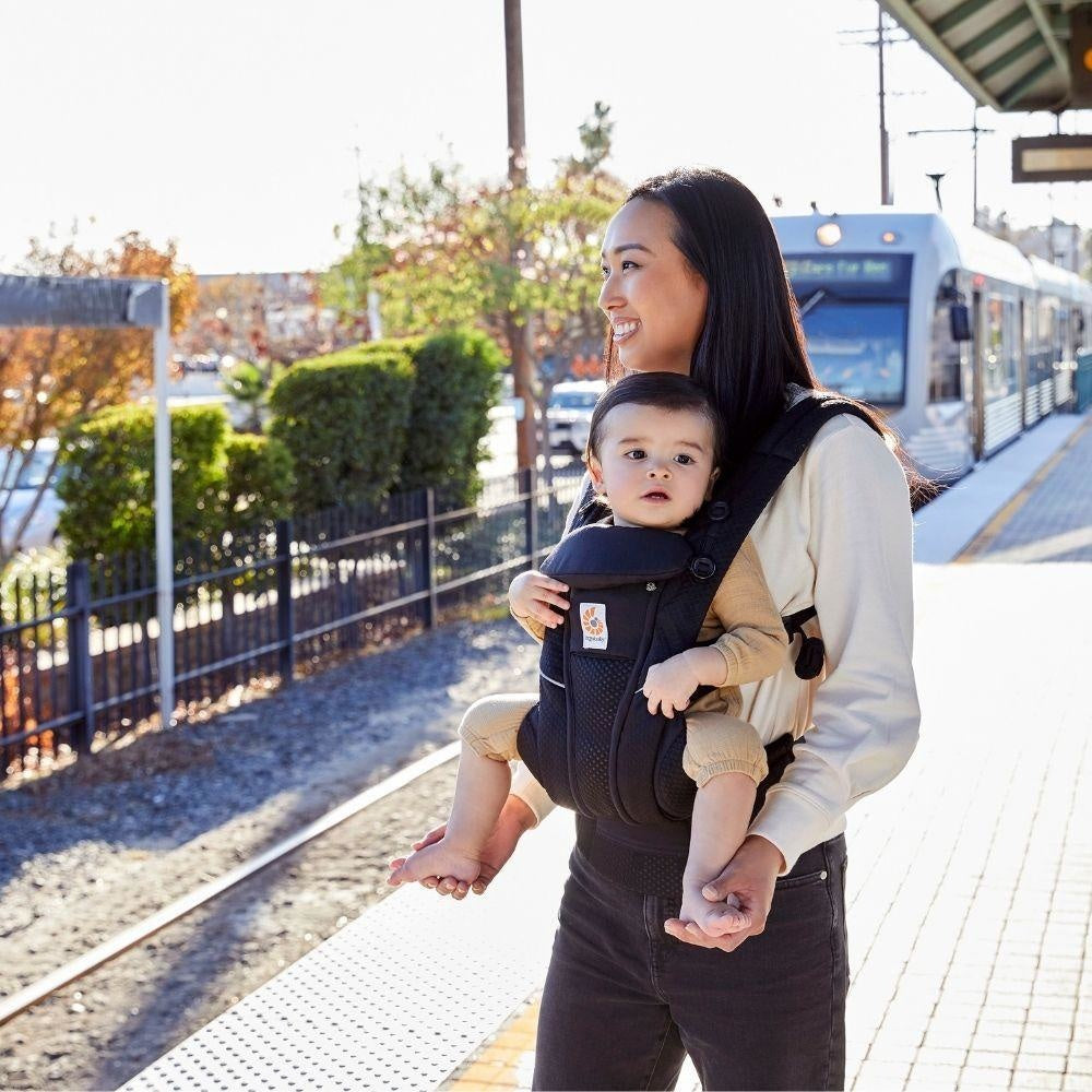 ERGOBABY OMNI BREEZE CARRIER - MIDNIGHT BLUE