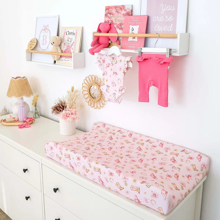 Snuggle Hunny Organic Bassinet Sheet / Change Pad Cover - Boots & Bows