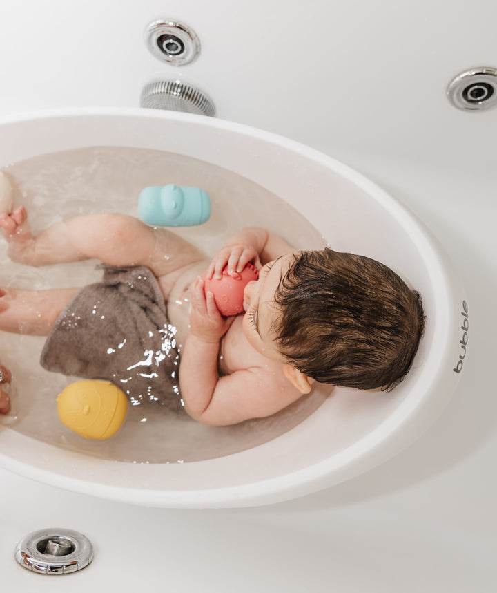 BUBBLE BABY BATH WITH BATH SEAT - White