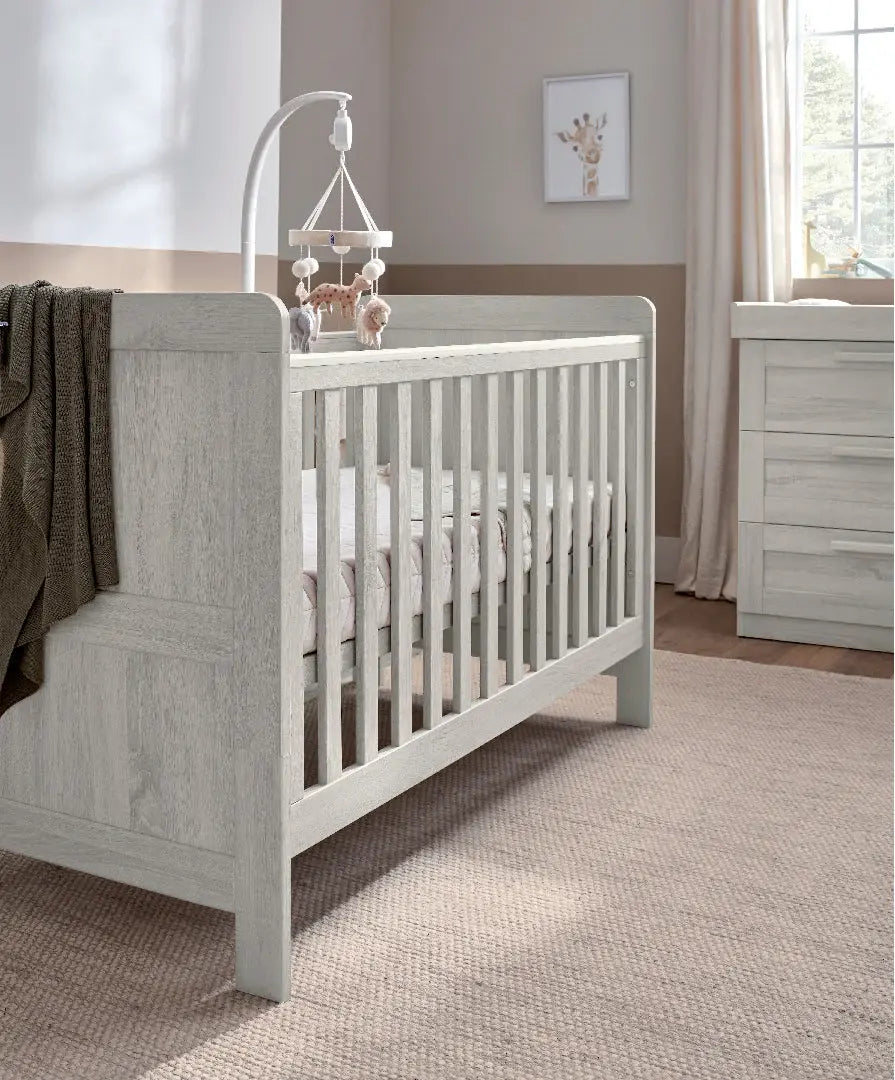 Mamas & Papas Atlas 5 Piece Set (Cotbed, Dresser Changer, Mattress, Fitted Sheets & Mattress Protector) - White