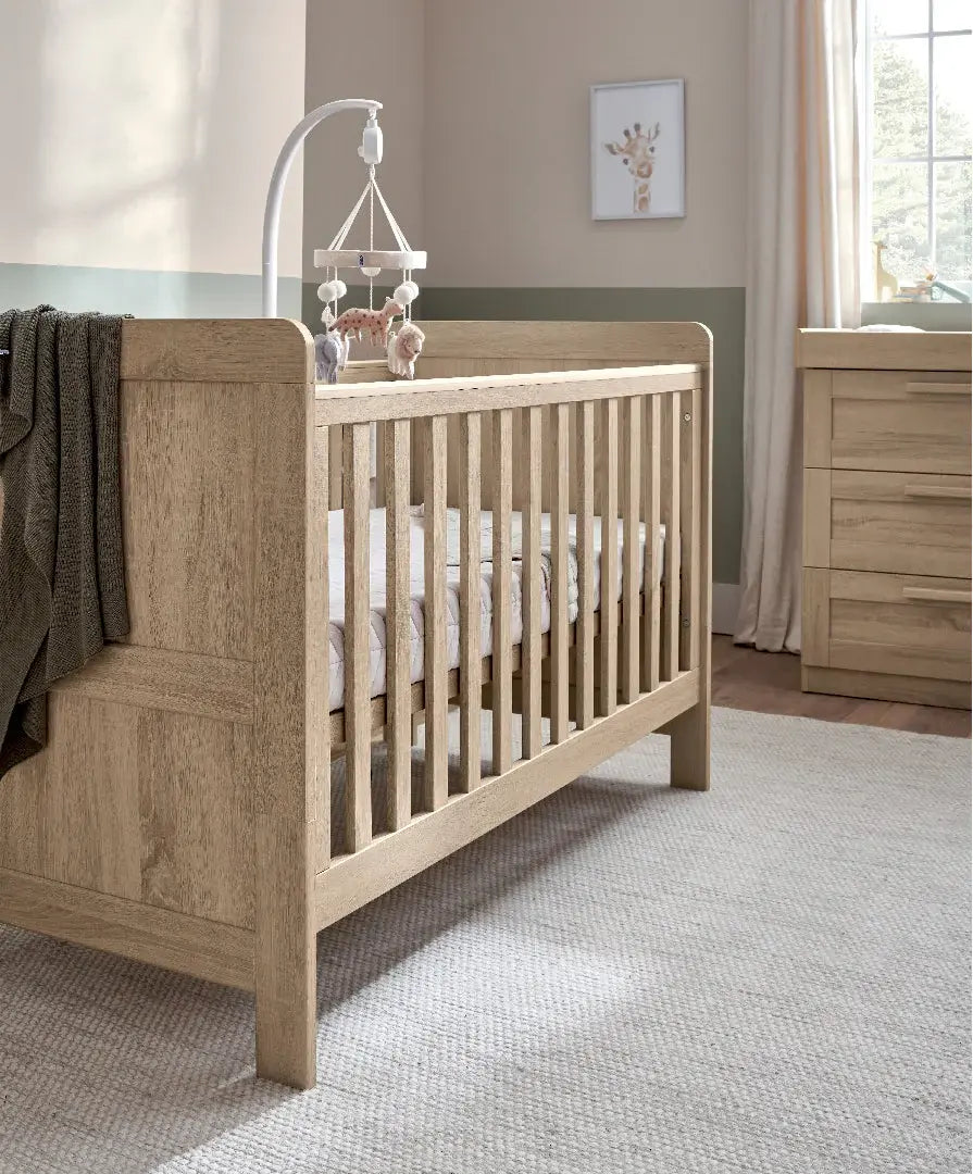 Mamas & Papas Atlas 5 Piece Set (Cotbed, Dresser Changer, Mattress, Fitted Sheets & Mattress Protector)  - Light Oak