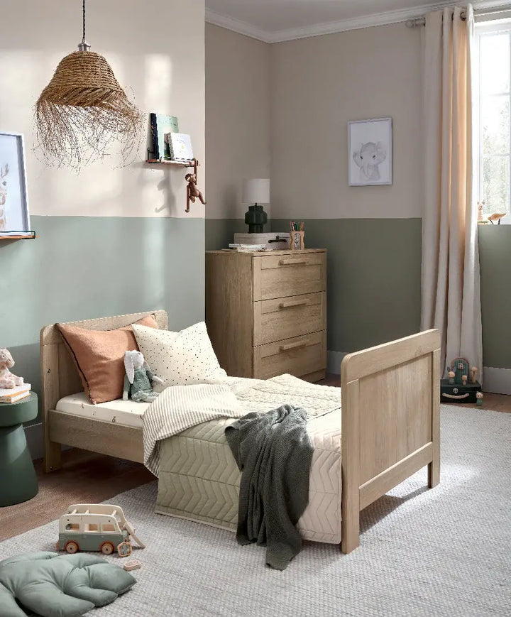 Mamas & Papas Atlas 5 Piece Set (Cotbed, Dresser Changer, Mattress, Fitted Sheets & Mattress Protector)  - Light Oak