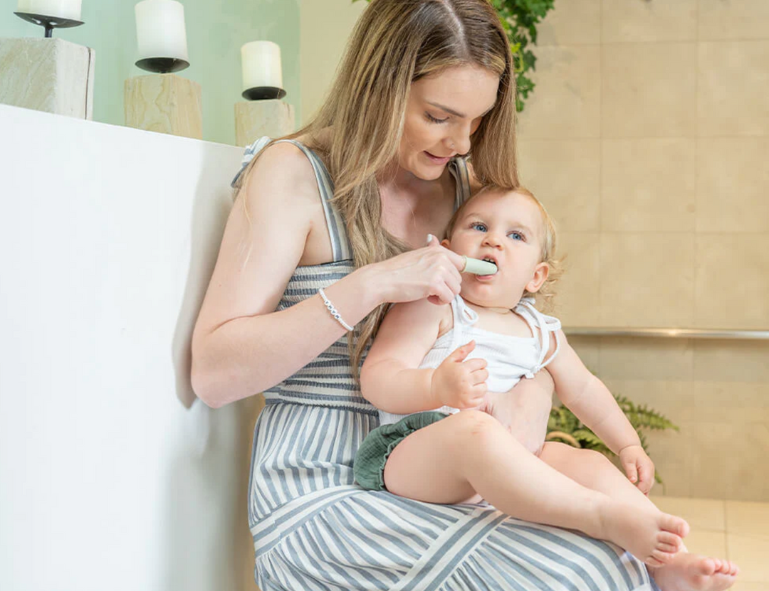 Cherub Baby SILICONE FINGER TOOTHBRUSH & PROTECTIVE CASE - SAGE