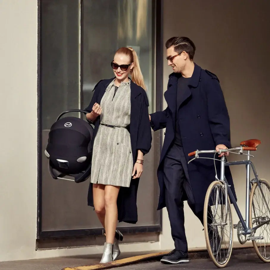 Cybex Cloud Q Capsule + Base - Stardust Black