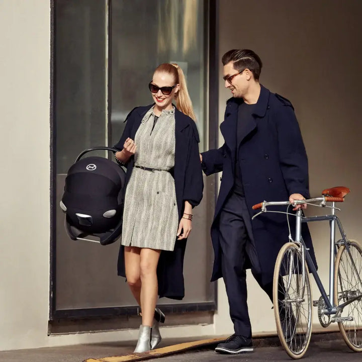 Cybex Cloud Q Capsule + Base - Stardust Black