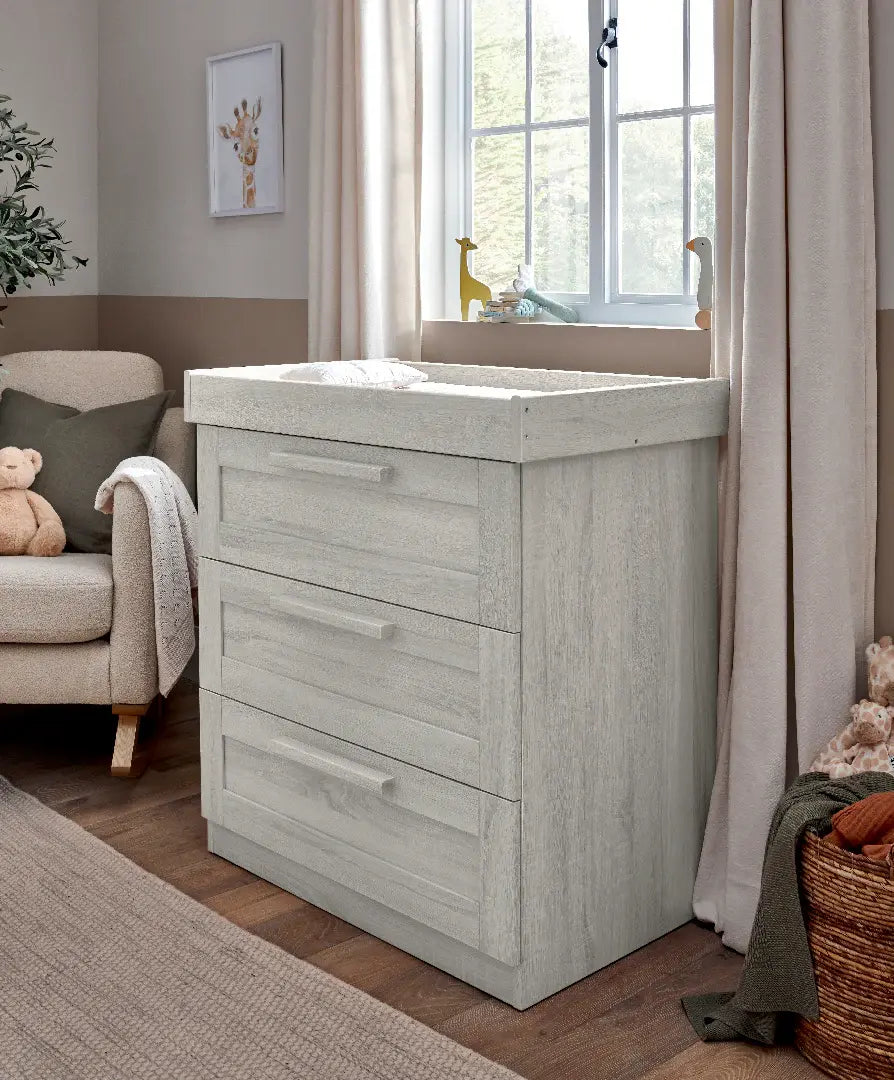 Mamas & Papas Atlas 5 Piece Set (Cotbed, Dresser Changer, Mattress, Fitted Sheets & Mattress Protector) - White