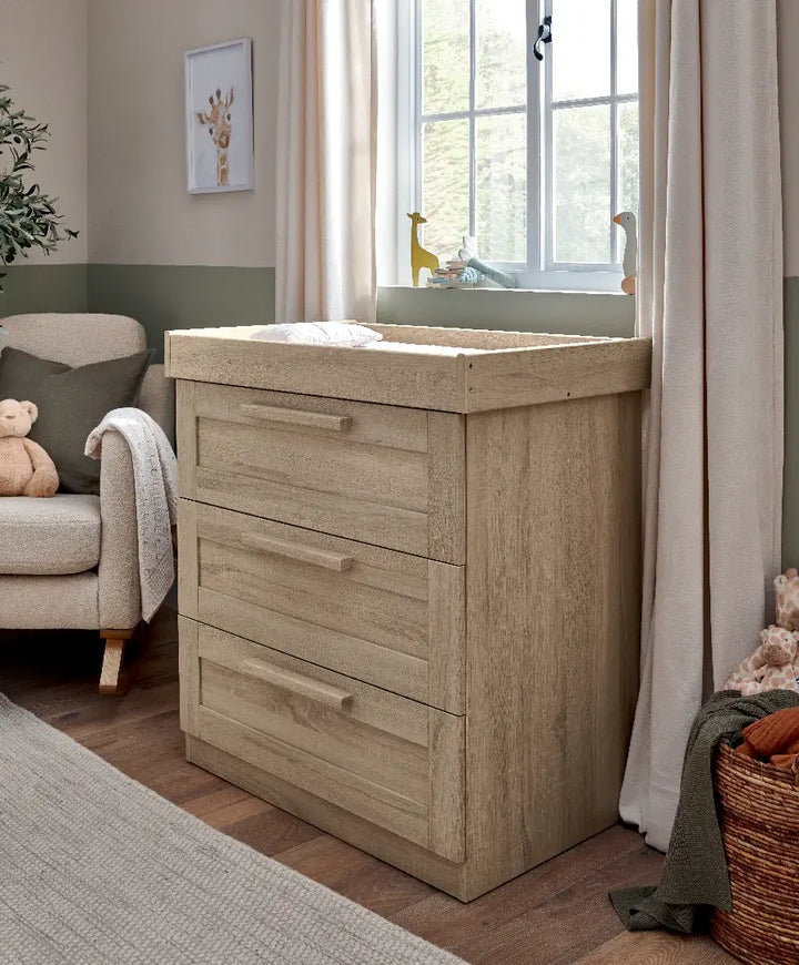 Mamas & Papas Atlas 5 Piece Set (Cotbed, Dresser Changer, Mattress, Fitted Sheets & Mattress Protector)  - Light Oak
