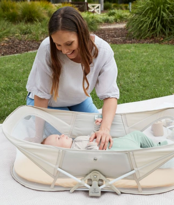 ergoPouch Portable Bassinet / Ecru with Mattress-Net and Backpack