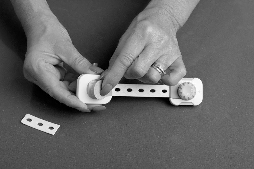 Dreambaby TWIST 'N LOCK MULTI-PURPOSE LATCH 6PK WHITE/GREY(F1443)